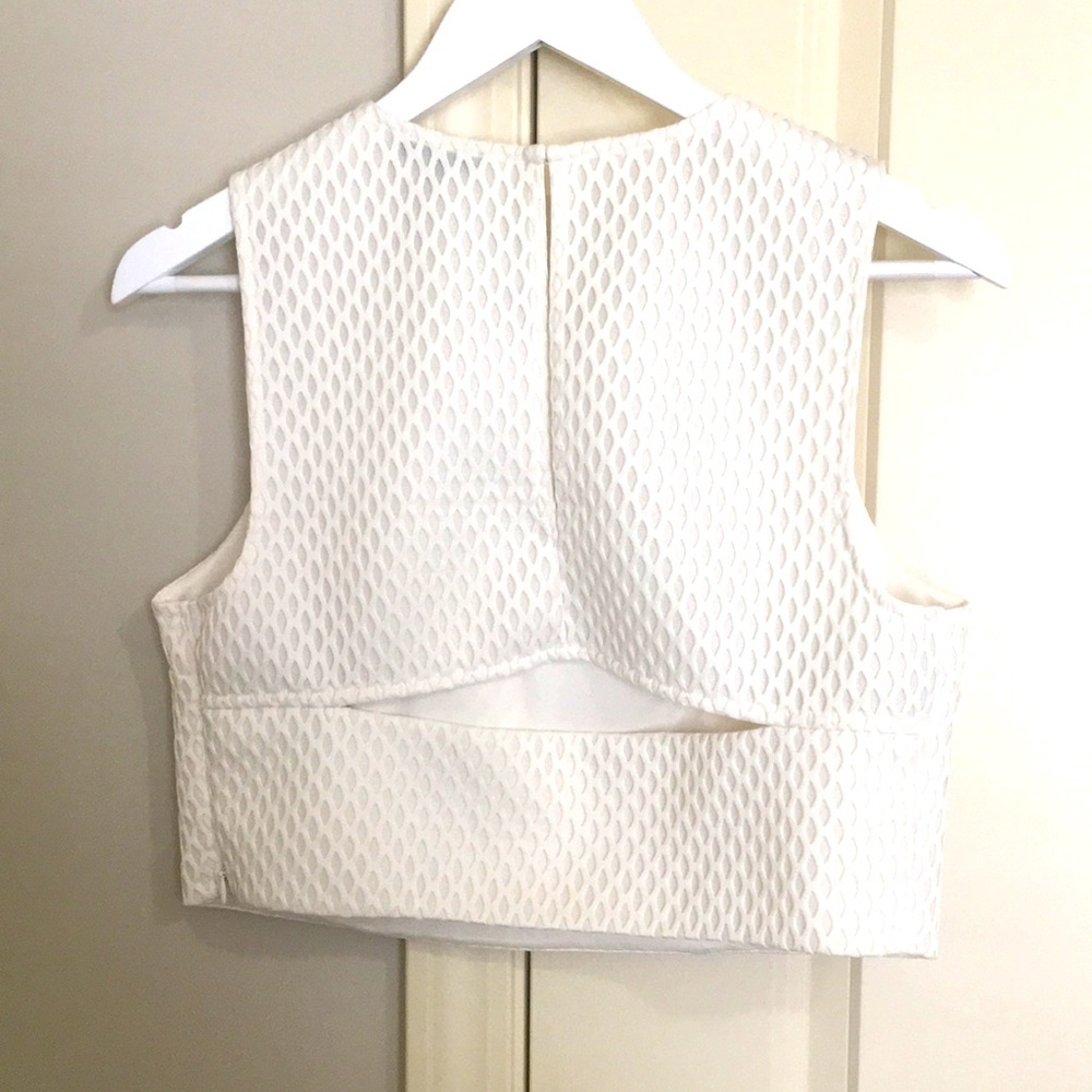 Ivory Medium Patterned Crop Top - Picture 3 of 3